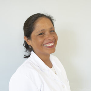 “Me llena trabajar con las personas ayudándoles en las actividades de la vida diaria, brindándoles cariño, empatia y escucha” Maria Elisa Peredo Quiroz